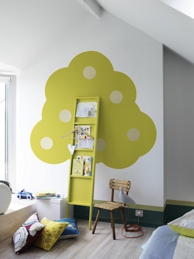 Lovely tree mural for a kid's room. 