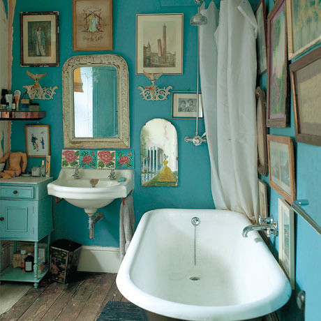 turquoise bathroom belongs to Jo Kornstein